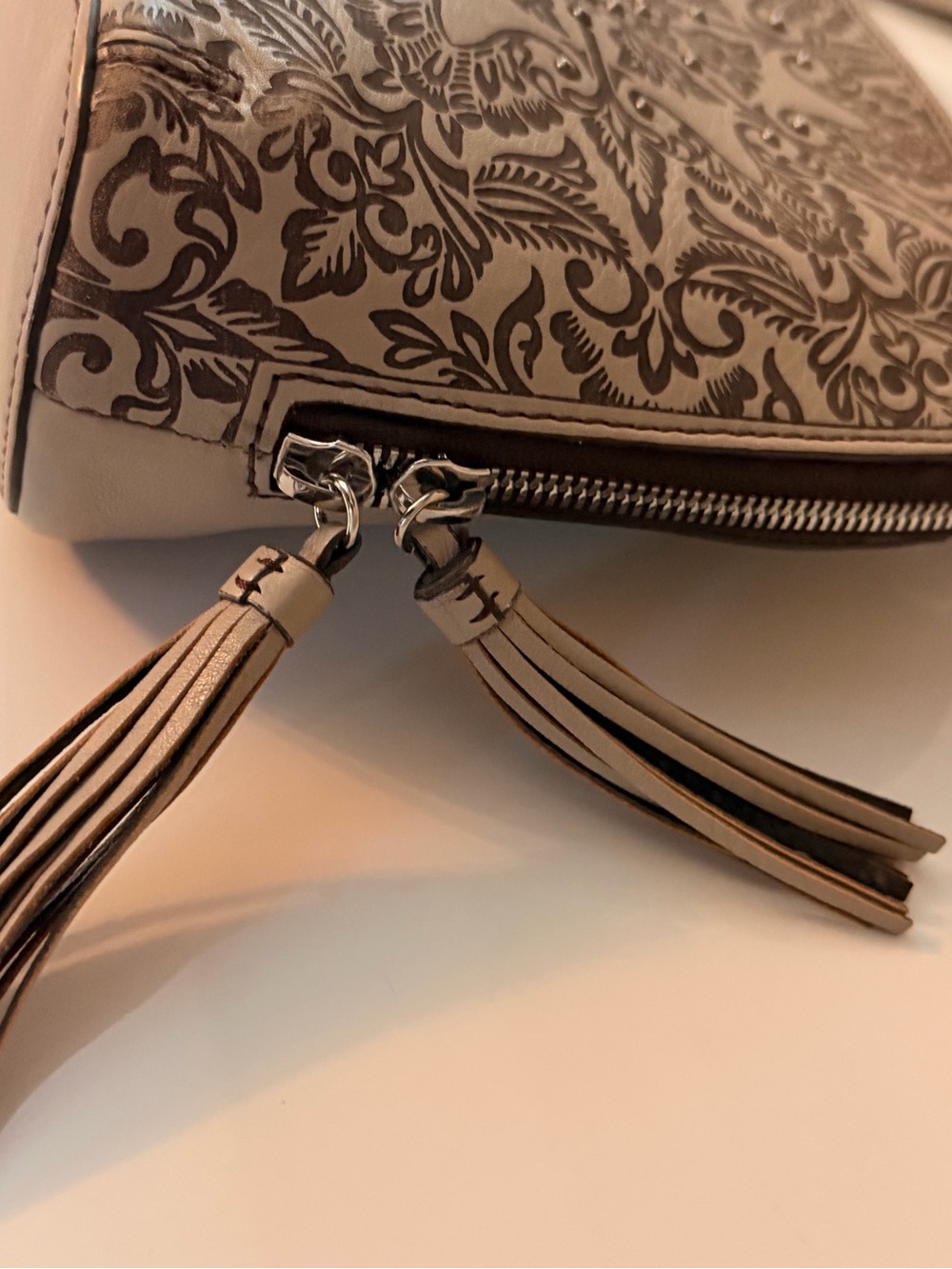 Brighton Laser Cut Floral Leather Organizer Crossbody Bag Taupe EUC - Picture 14 of 15